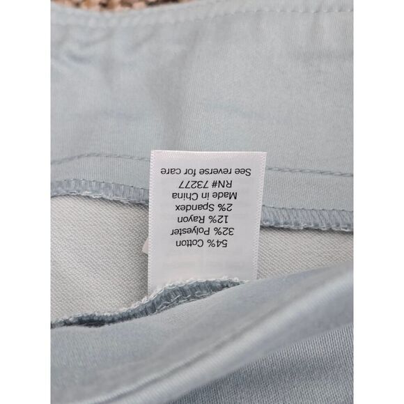 Croft & Barrow The Effortless Stretch Capri Pants Size 14R Light Blue Cotton - Picture 4 of 8